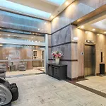 Spacious Modern Condo Near French Quarter