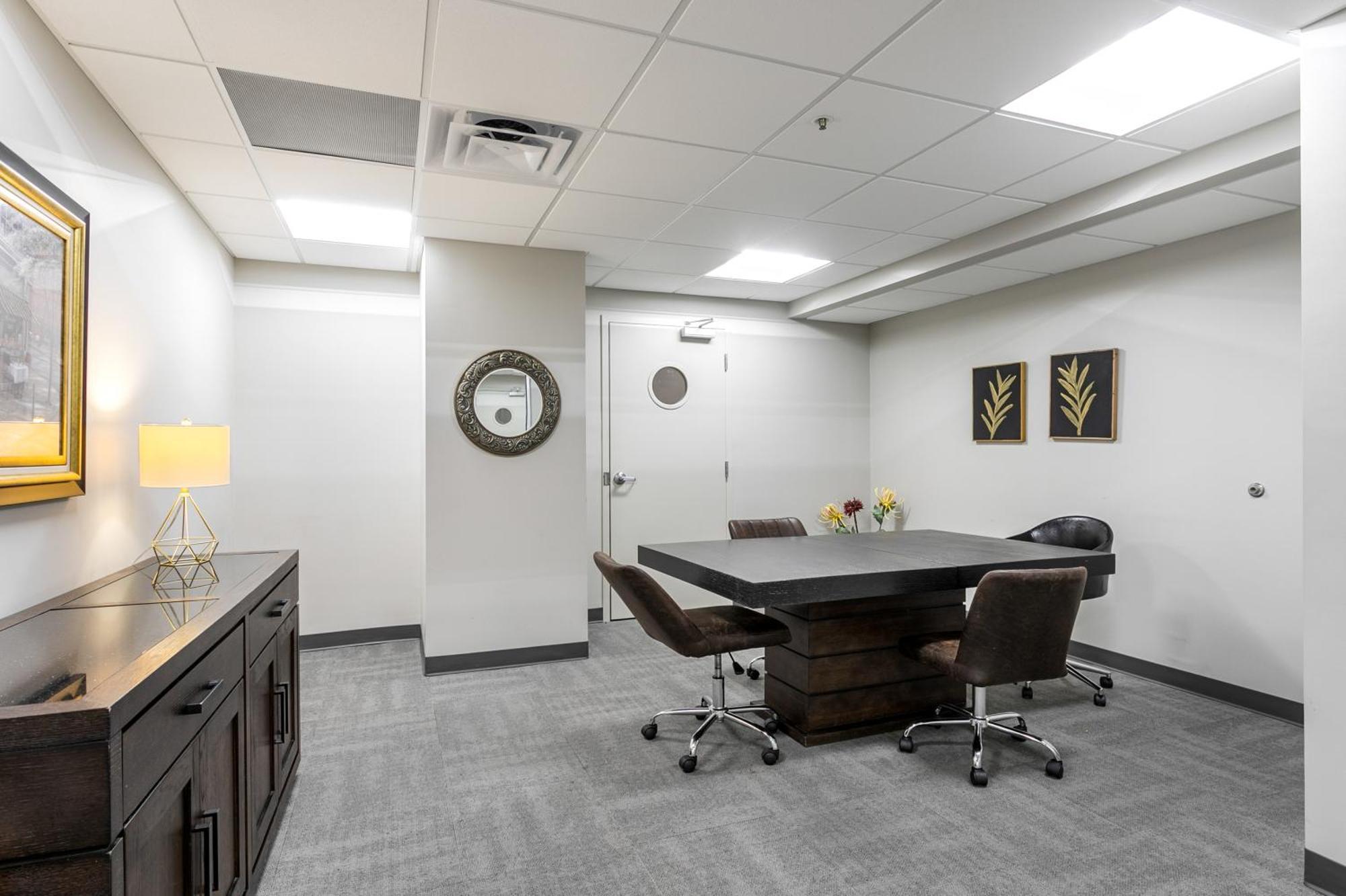 Spacious Modern Near French Quarter